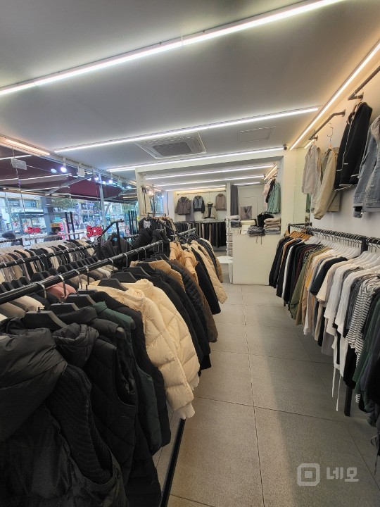 초역세권 버스정류장 바로앞 1층 상가 건물 매물의 1번째 사진