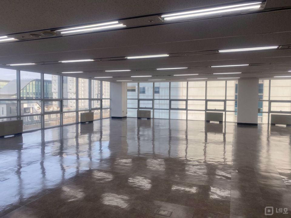 동작구 노량진동 접근성 좋은 5층 사무실 임대 매물의 1번째 사진
