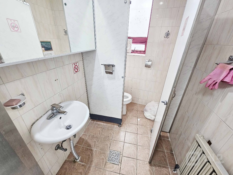 I세븐I 홍대·합정 오피스라인 인테리어 완비 80평대 사무실 임대 매물의 16번째 사진