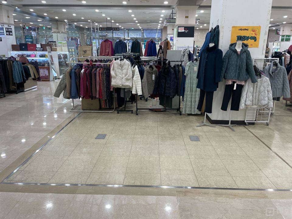 신도림역 역세권, 구로동 신도림테크노마트 내 1층 상가 매물의 4번째 사진