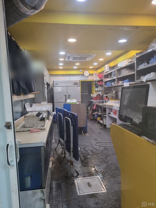 역곡동, 역곡상상시장내 유동인구 많은 메인거리 수산물 매장 매물의 1번째 사진