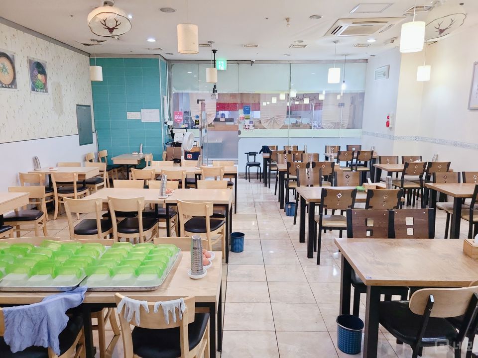 문래동 역세권 지식산업센터 내에 위치한 음식점 매물의 1번째 사진