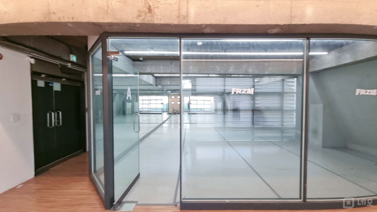 상수역 인근 위치좋은 4층 상가공실 매물의 2번째 사진