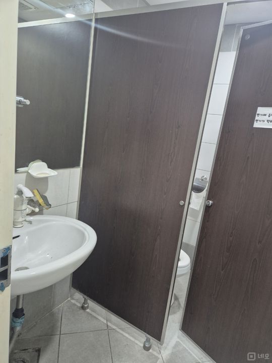 자연채광썬큰구조.신당역인근.대형사무실 매물의 10번째 사진