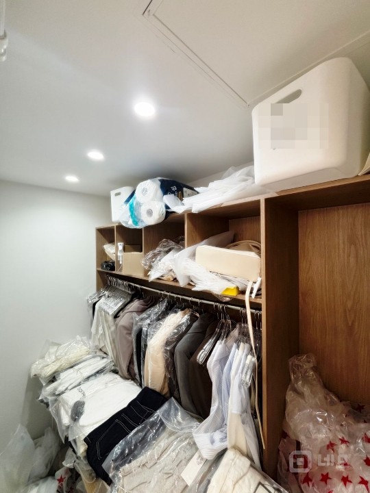 버스킹거리 의류거리 중심 삼거리 코너위치 유동인구 보장된 1층 상가 매물의 8번째 사진