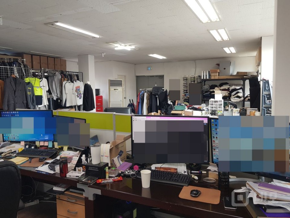 평수대비월세저렴엘베유층고높고내부화장실쇼핑몰사무실및법인사무실완전강추 매물의 1번째 사진