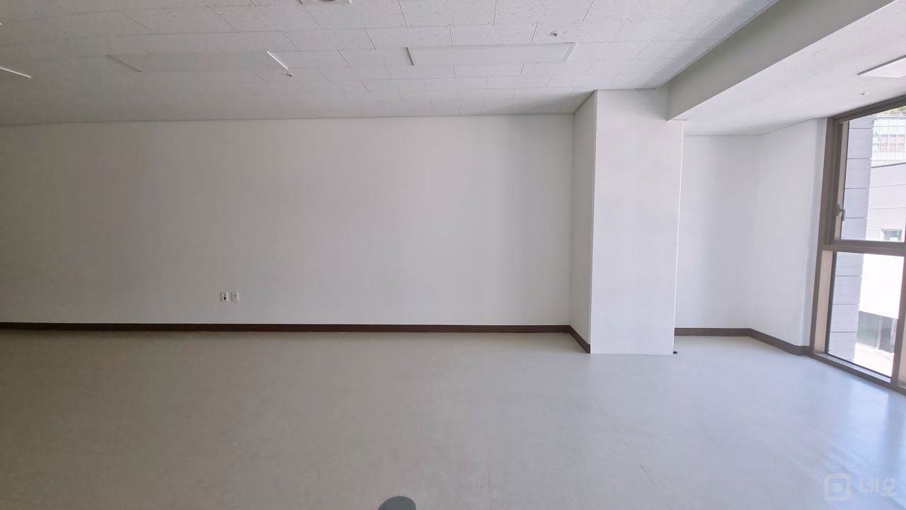 전용28 룸3 탕비 신축 인프라 최상 지산건물 매물의 4번째 사진