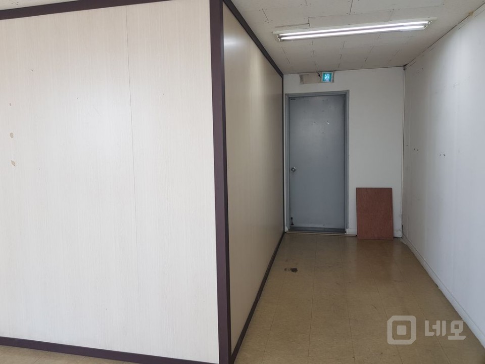 냉난방기옵션 내부칸막이 깔끔한 구조 법인사무실및 쇼핑몰사무실 추천 매물의 4번째 사진