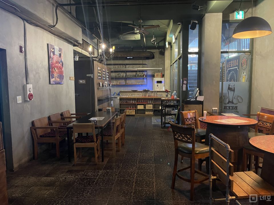 명일동 역세권, 명리단길 내 맥주호프점 매물의 3번째 사진