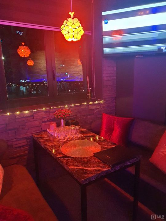 구산역 역세권, 대로변 사거리 코너 위치, 인테리어 완비된 노래주점 매물의 5번째 사진