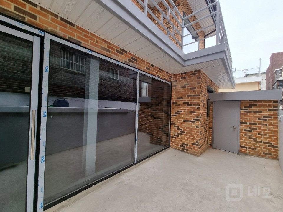 🚉 성수역 도보권, 핫플레이스 1층 상가 임대 매물의 3번째 사진