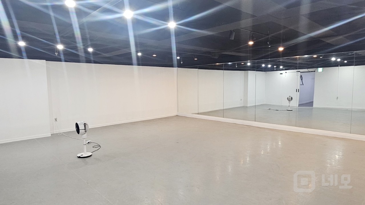 깔끔한 지하 연습실, 스튜디오  매물의 3번째 사진