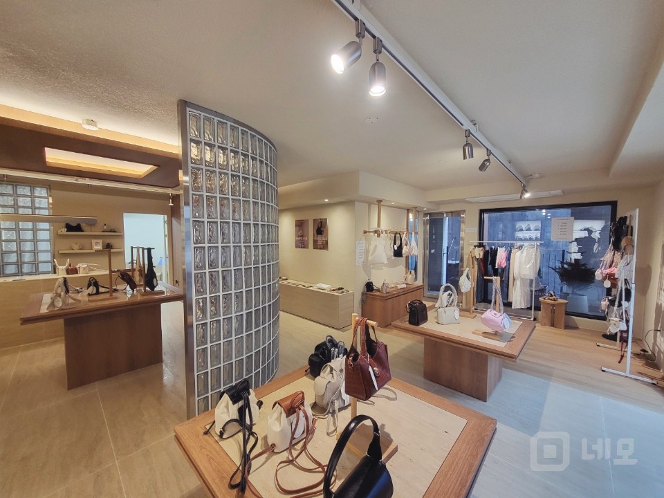 양재동 디자인 끝판왕 채광 GOOD 미니테라스는 덤 ★ 매물의 9번째 사진
