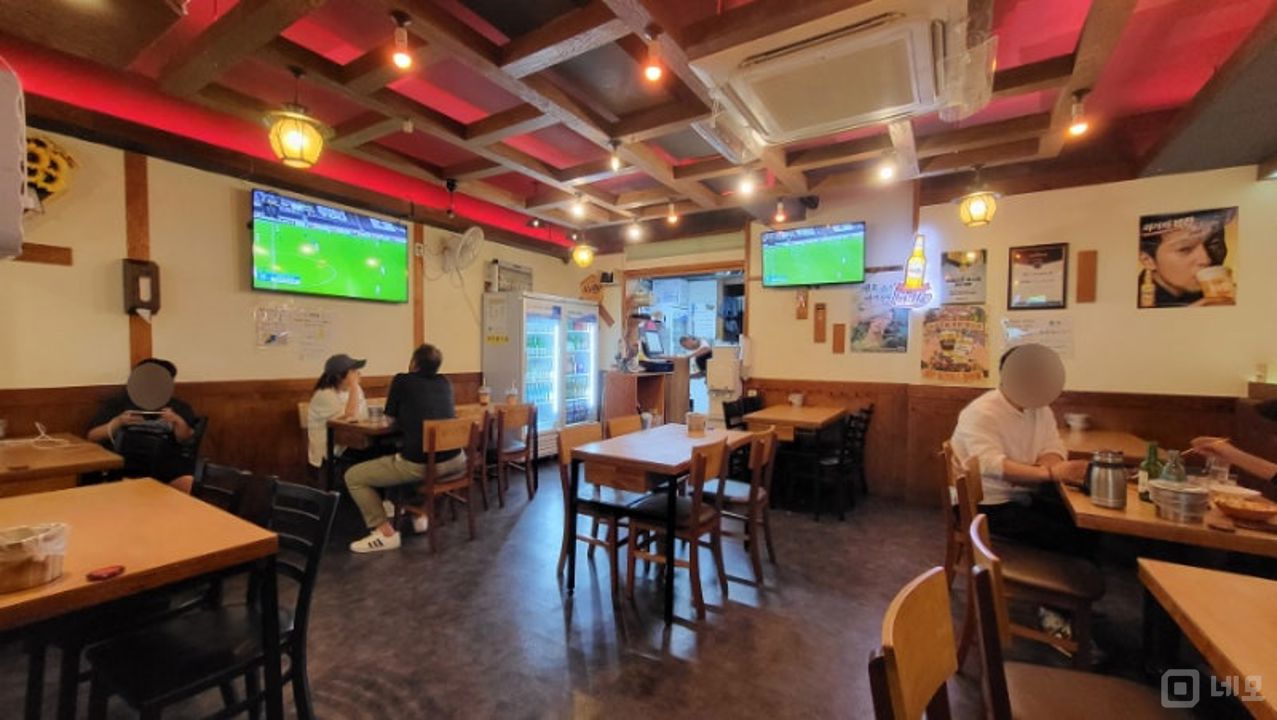 상봉동 번화가에 위치한 호프집 매물의 1번째 사진