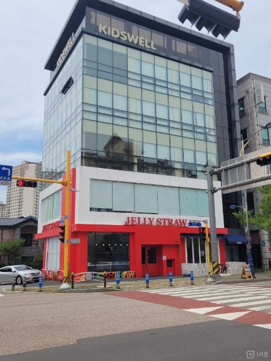 덕풍동, 인테리어 완비 접근성 좋은 대로변 253평 5층 상가 및 사무실 매물의 1번째 사진