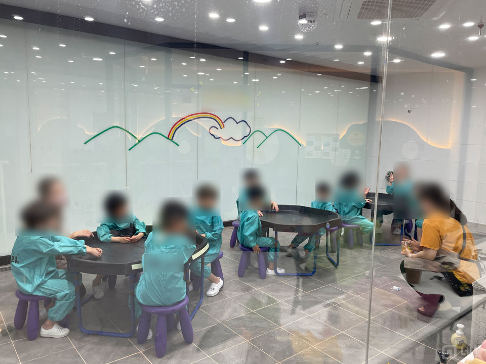 파주시 다율동, 깔끔한 인테리어 및 시설 완비된 미술학원 매물의 6번째 사진