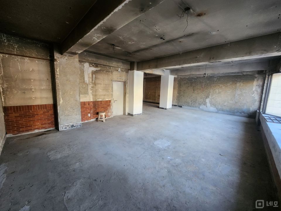 종각역인근 대로변 가시성좋은 공실 매물의 2번째 사진