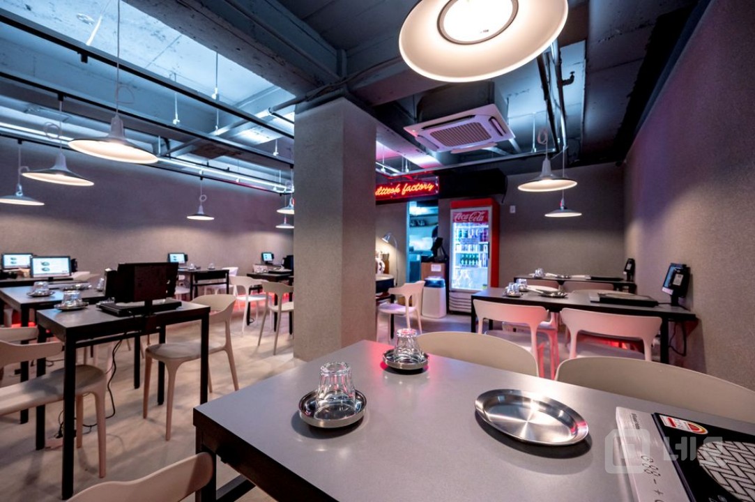 직장인 수요 풍부한 가로수길 이면 상가 매물의 2번째 사진