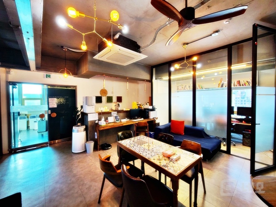 JS 지정 주차 2대 방음시설 완비 녹음실 임대 매물의 15번째 사진