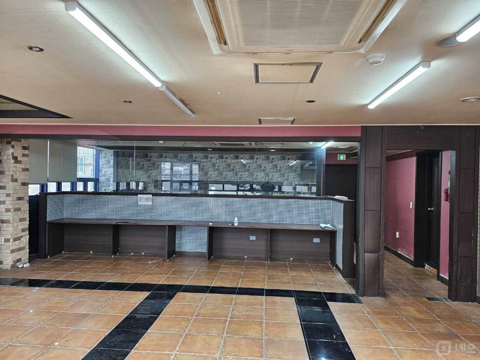 해운대구 반여동 즉시 입주 가능한 2층 상가 임대 매물의 3번째 사진