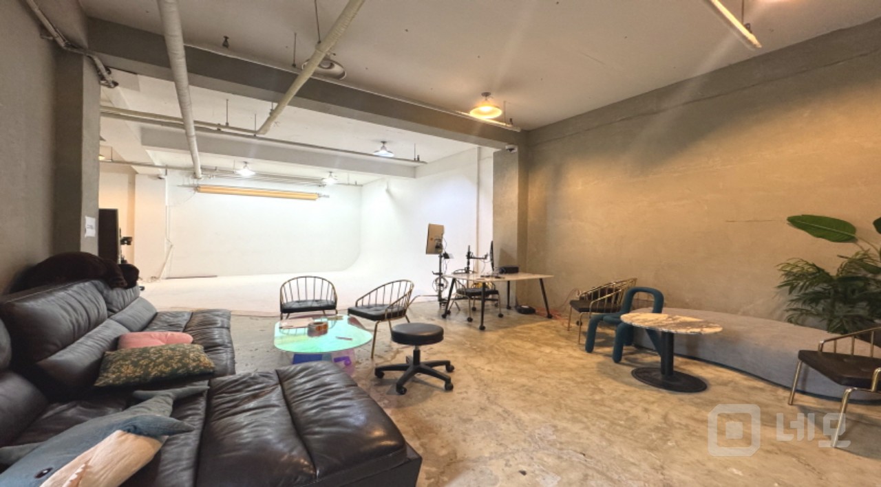 선정릉역 도보3분이내 위치한 가성비 좋은 지하 스튜디오 매물!! 매물의 6번째 사진