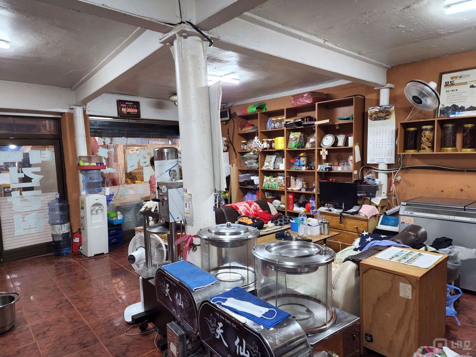 신정제일시장에 위치한 신정동 점포 매물의 3번째 사진