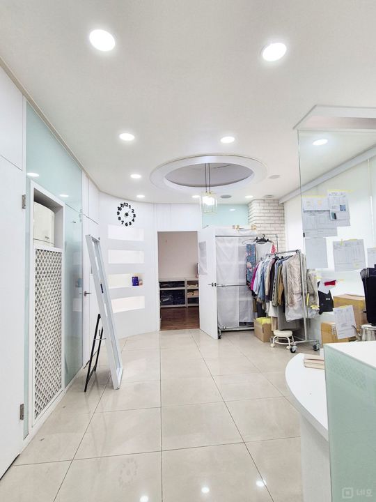 ★망원시장 인근 대로변 룸3개 가성비 굿 다양한 용도 굿!!★ 매물의 2번째 사진