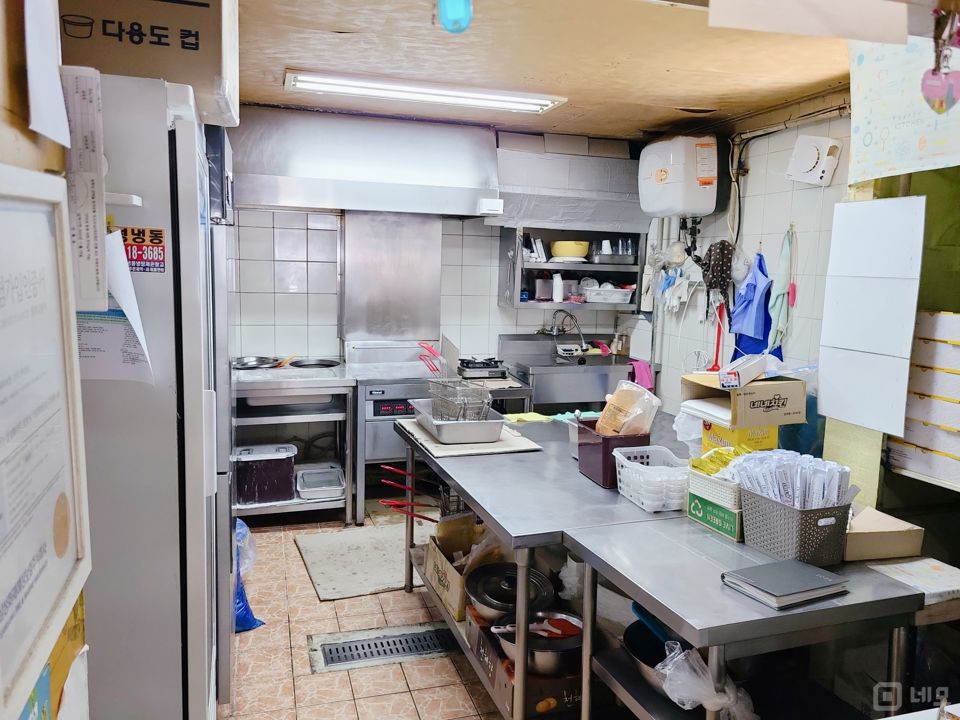 독산동 전수양도 가능한 치킨 전문점 매물의 2번째 사진