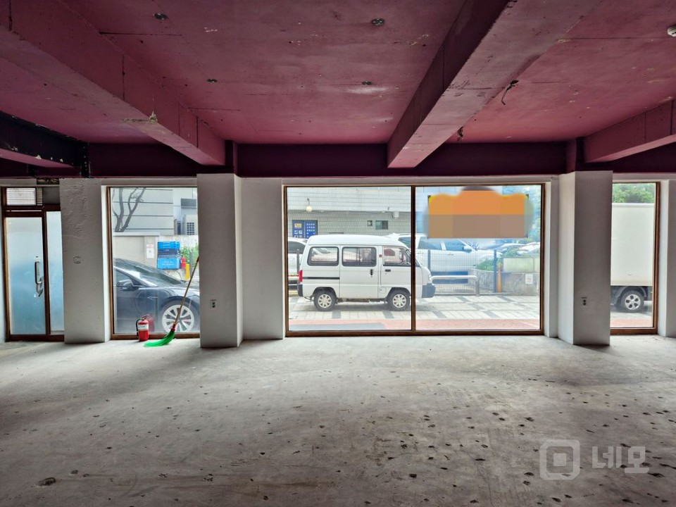 RISE 무권리 1층 망원역 인근  매물의 6번째 사진