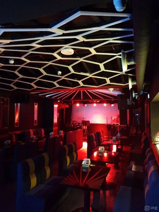 인테리어 완비된 신정동 라이브 카페 매물의 1번째 사진