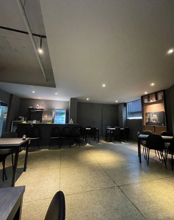 유동인구 많은 방이동 먹자골목 상권에 위치한 2층 술집 매물의 4번째 사진