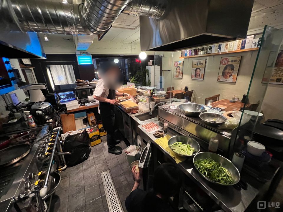 창천동 대학가에 위치한 요리주점 매물의 3번째 사진