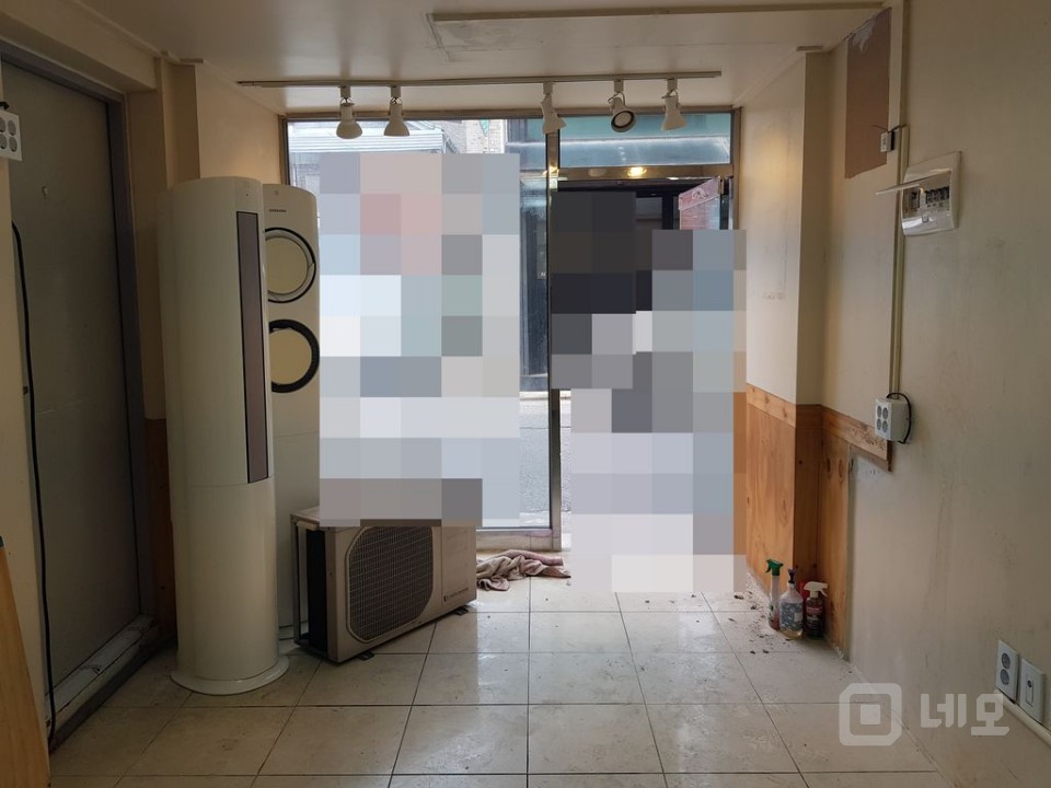 바닥난방내부화장실별도창고월세저렴개인창고및사무실로완전강추 매물의 6번째 사진