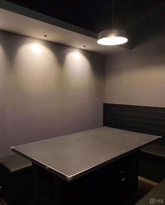 유동 인구 많은,  신사동 가로수길 2층 음식점 매물의 3번째 사진