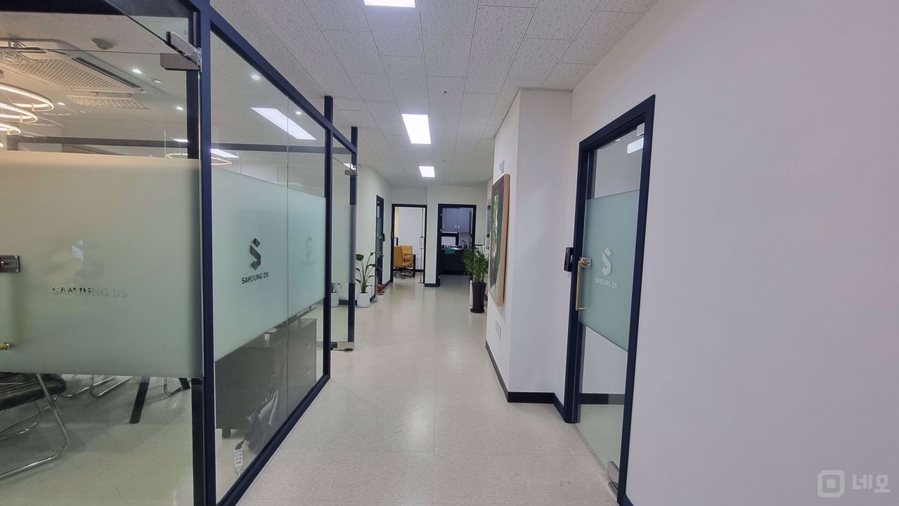 양재역 역세권에 위치한 채광 우수한 사무실 매물의 3번째 사진