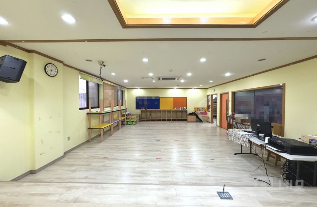 교대역 핫라인 1층 무권리 다용도 상가 매물의 1번째 사진