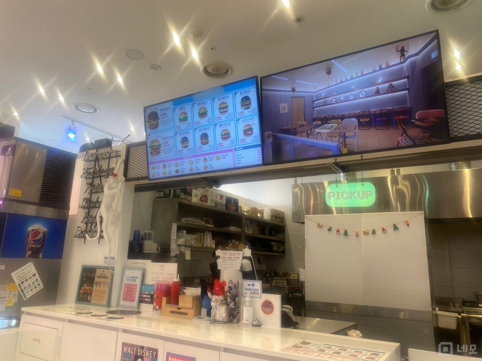 일산동구 장항동, 초역세권 유동인구 많은 대로변 1층 버거 전문 매물의 1번째 사진
