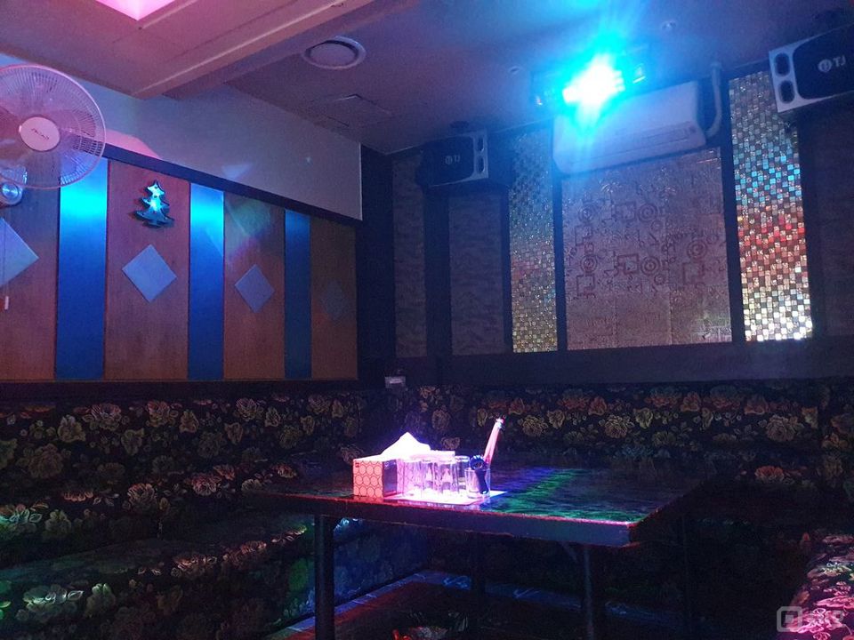 화곡동 까치산역 복개천 먹자골목 초입 노래방 매매 매물의 7번째 사진