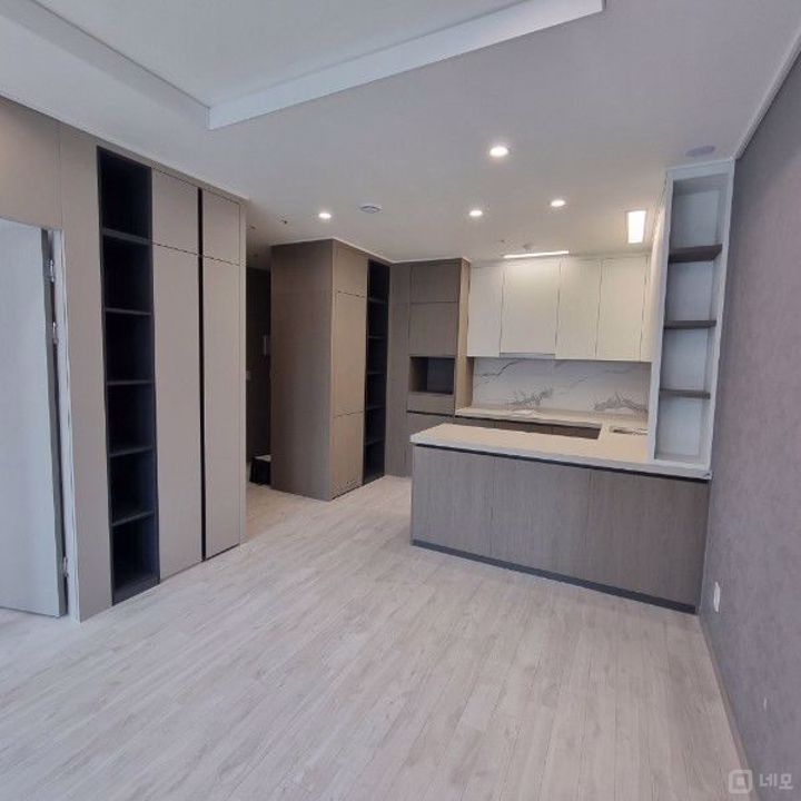 개방감 있고 가시성이 좋은 숭인동 신축공실 매물의 1번째 사진