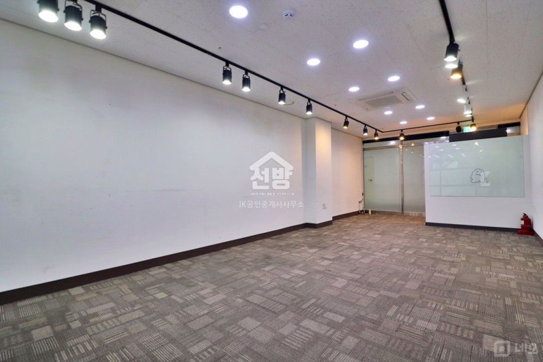 발산역 도보3분 실16평 사무실 매물의 4번째 사진