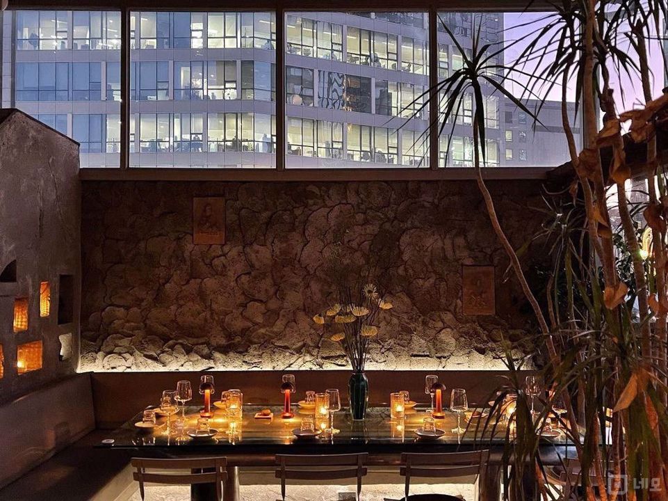 을지로3가역 초역세권, 트렌디한 인테리어, SNS 핫플레이스인 와인바 매물의 1번째 사진