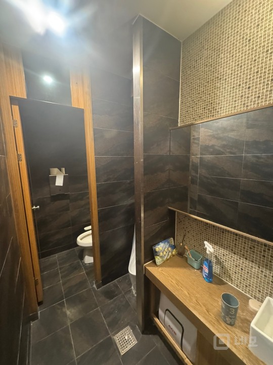 홍대 메인거리 이면 주택형 통임대 상가 테라스 단독사용 매물의 6번째 사진