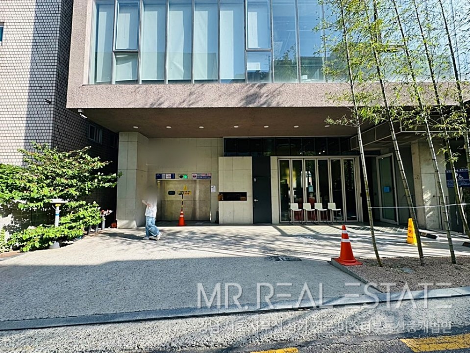 더블역세권, 완벽한 인테리어, 무료주차2대,  대로변 위치 매물의 15번째 사진