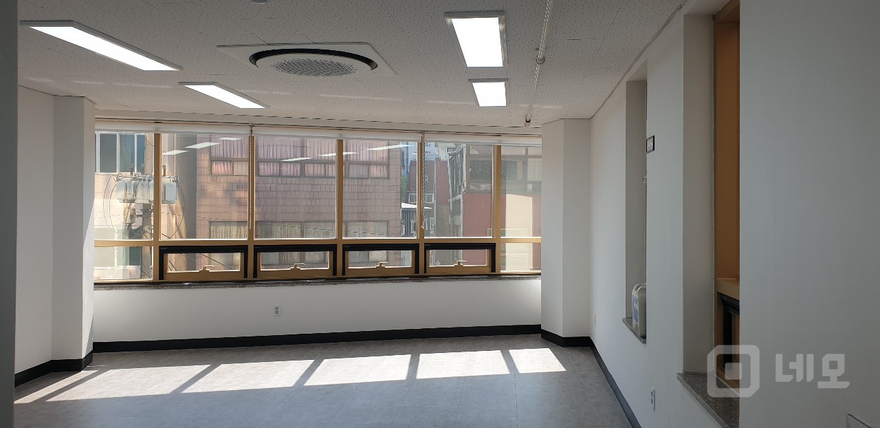 🏙️ 종로구 신축급 소형 사무실! 성현빌딩 8층 🌿 매물의 1번째 사진