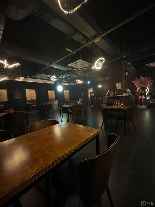 이태원역 초역세권, 깔끔한 인테리어 완비된 이태원동 이자카야 매물의 4번째 사진