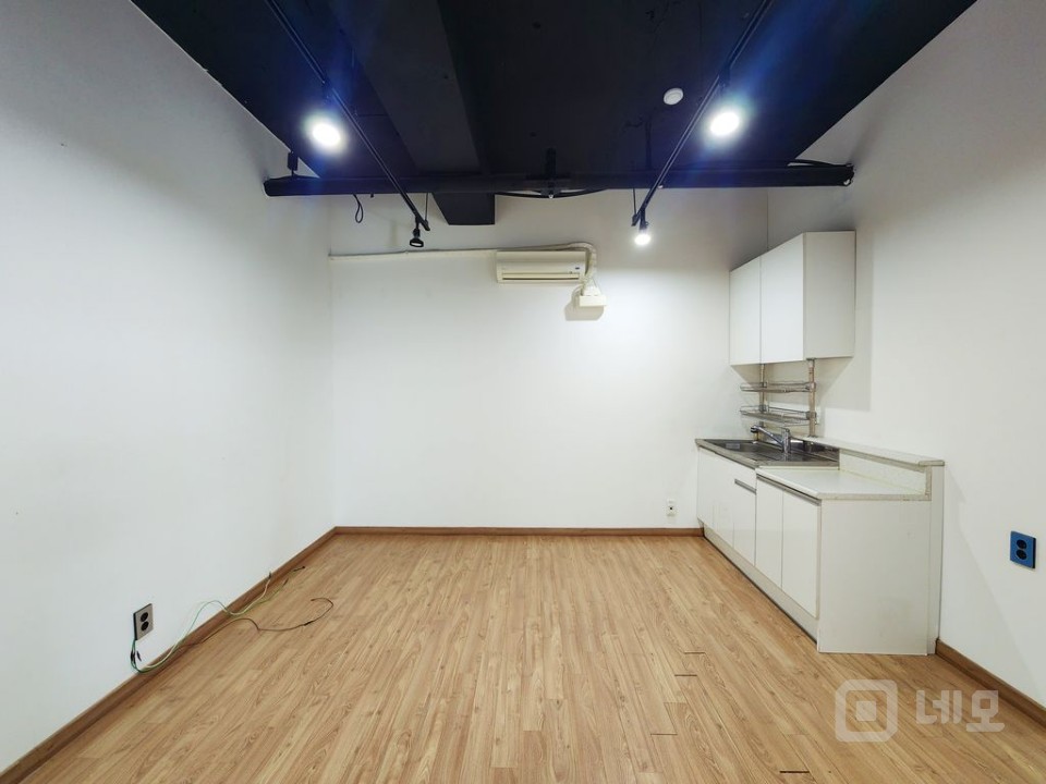 브랜드·스튜디오·교육시설 모두 어울리는 망원 핵심 입지 매물의 7번째 사진