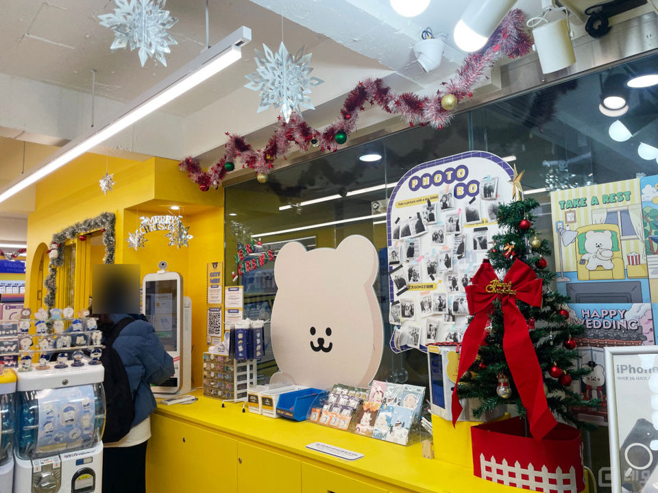 홍대입구역 역세권, 동교동 번화가에 위치한 1층 상가 매물의 4번째 사진