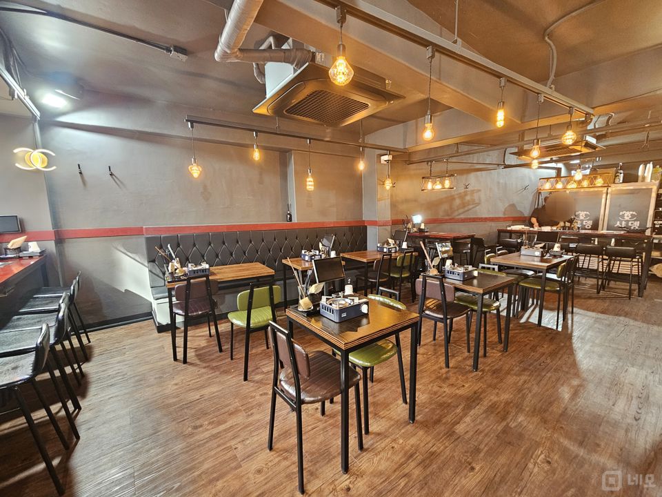 흑석동, 중앙대 앞 대학가 상권에 위치한 술집 매물의 1번째 사진