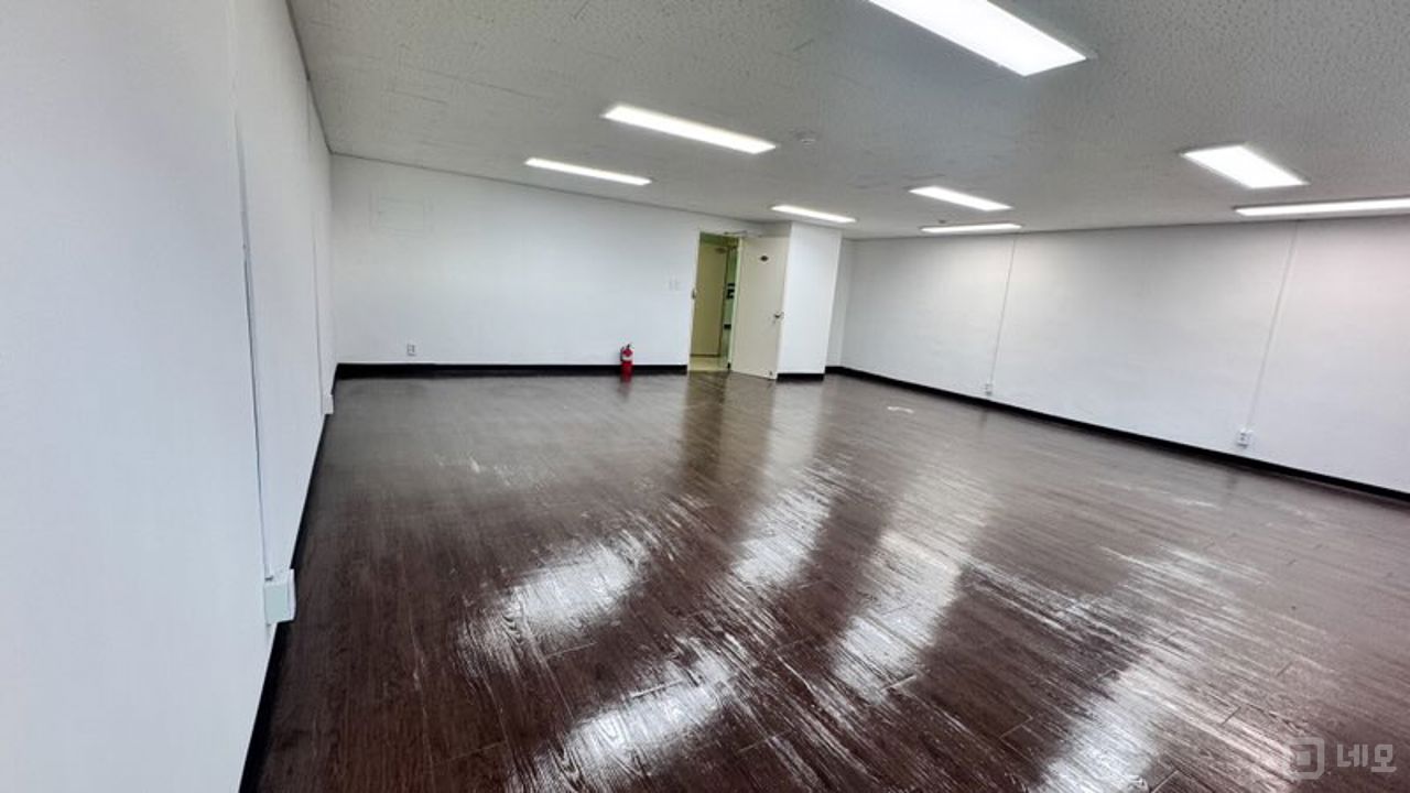 깔끔한 시설 접근성 좋은 인현동2가 사무실 매물의 1번째 사진