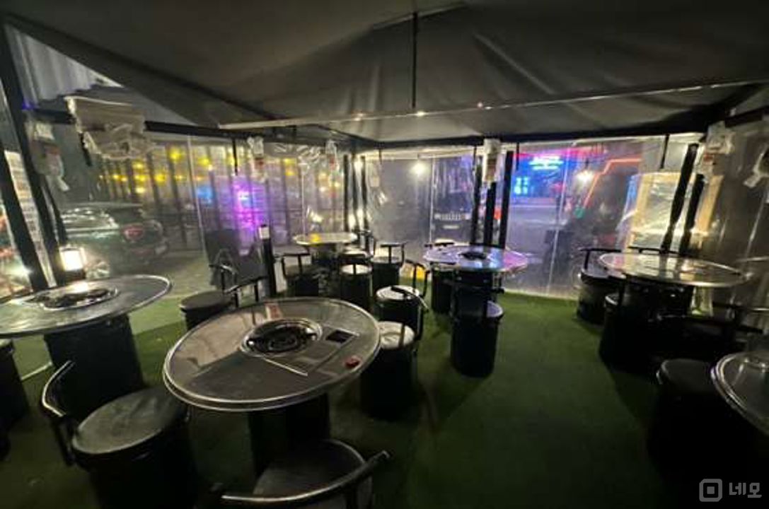 서교동 번화가에 위치한 실내포차 매물의 5번째 사진
